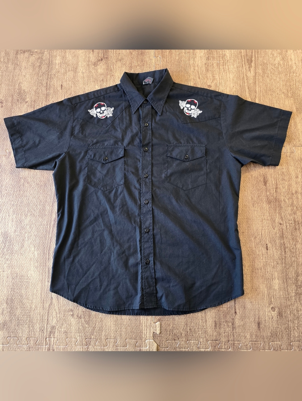 Mens Rock Steady Short Sleeve Button Shjrt Black Sugar Skull Embroidered Size M
